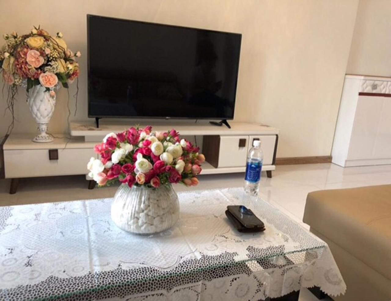 Capitalland's Service Park 5 Vinhomes Apartment *